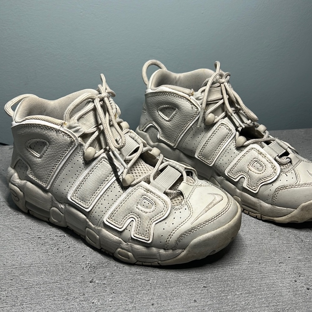 NIKE UPTEMPO